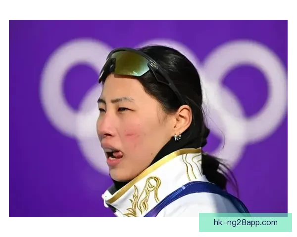 空中技巧夺铜徐梦桃开心上台